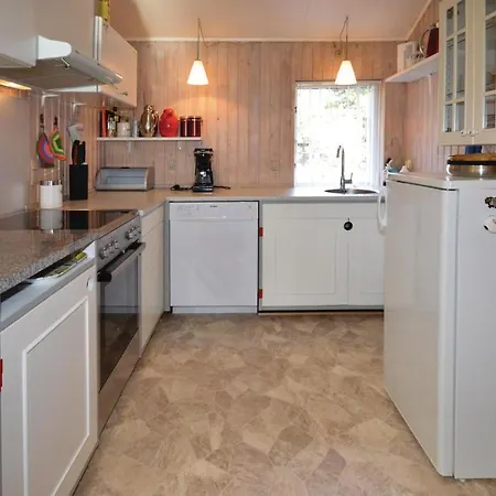 Three-bedroom Holiday In * Rødby